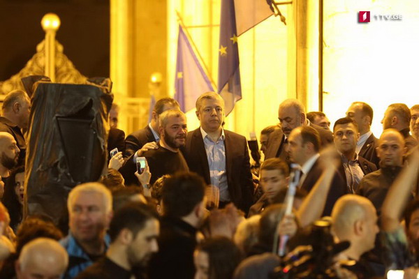 Протестующие в Тбилиси прогнали премьер-министра Грузии с митинга: Новости-Грузия