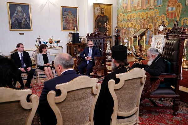 Никол Пашинян вместе с супругой Анной Акобян встретились с Католикосом-Патриархом Грузии Илией Вторым
