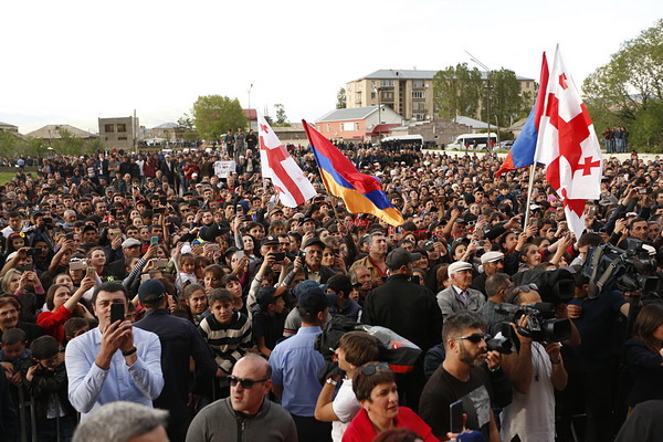 Никол Пашинян обещал армянам Джавахка поднять армяно-грузинские отношения на качественно новый уровень