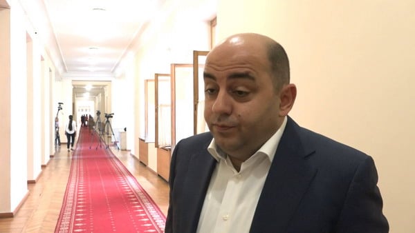Ряды редеют: депутат Арман Саакян заявил о выходе из фракции РПА в парламенте