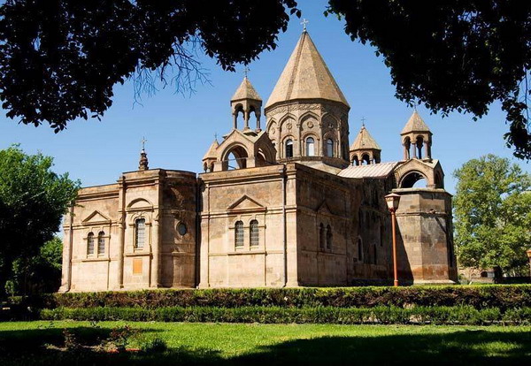 Епископское собрание Армянской Апостольской Церкви выступило с заявлением