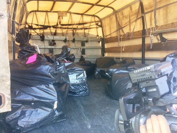 Спецоперация: СНБ вывезла из здания Мэрии Еревана более десятка черных пластиковых мешков