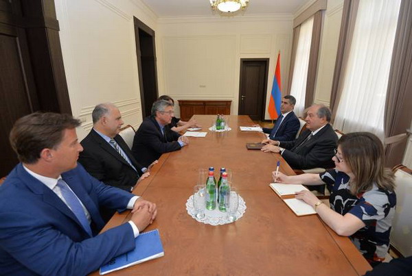 Президент Армен Саргсян принял делегацию Армянской ассамблеи Америки