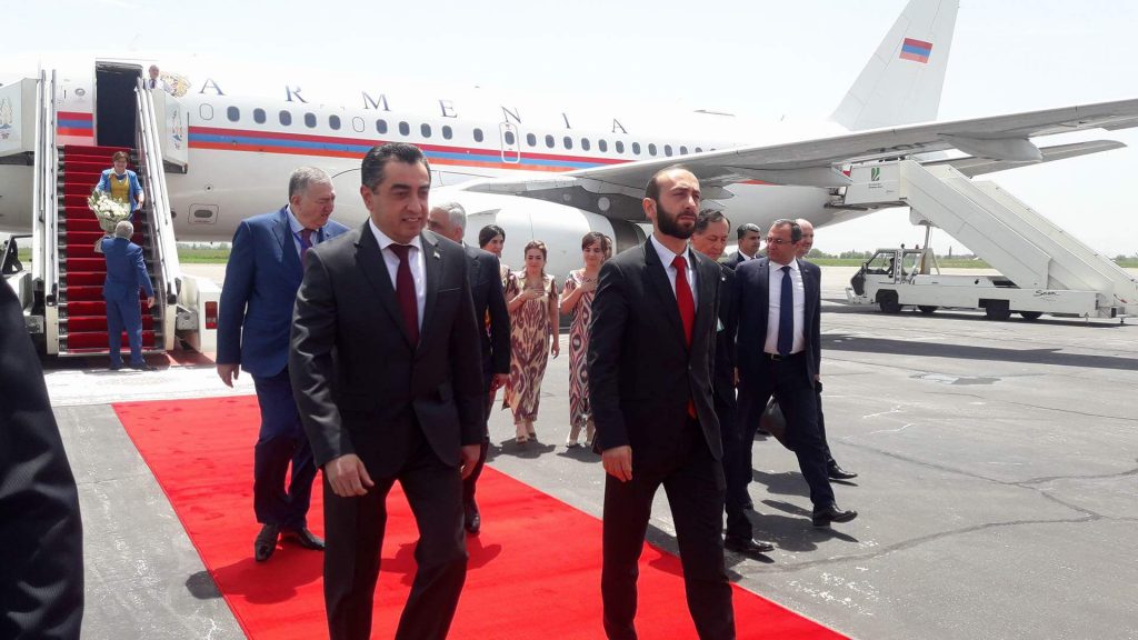 Арарат Мирзоян – об использовании самолета премьер-министра: «Есть затраты, которые осуществлять необходимо»