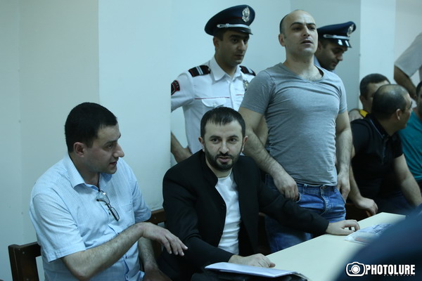 Проходящий по делу о «Сасна црер» Арег Кюрегян освобожден из зала суда под подписку о невыезде