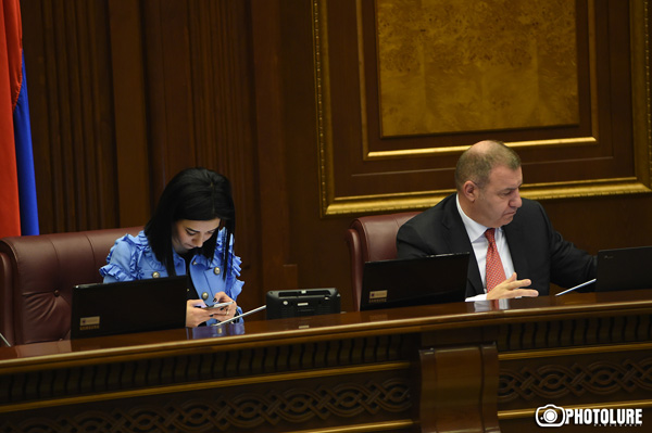 «Господин Пашинян, вы советовались с благотворителем Гагиком Царукяном?»: Микаел Мелкумян – премьер-министру