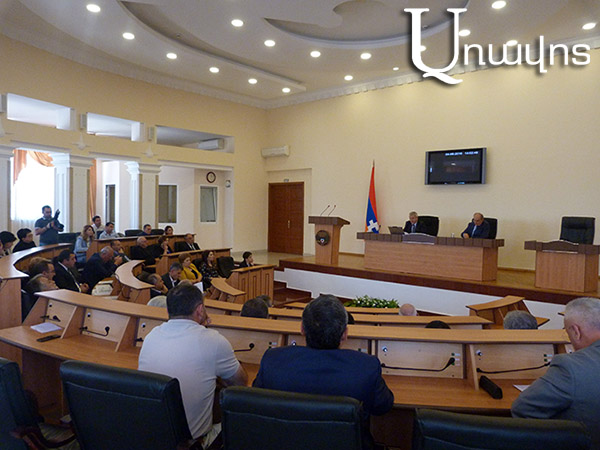 Парламент Арцаха провел внеочередное заседание: примечательные выступления арцахских депутатов