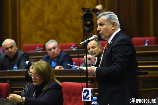 Я думаю, что в марте-апреле следующего года будет возможно провести внеочередные парламентские выборы: Сергей Багратян