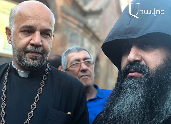 Иеромонах Корюн Аракелян: «Глава Церкви избран насильственно и под давлением КГБ» — видео, фоторяд