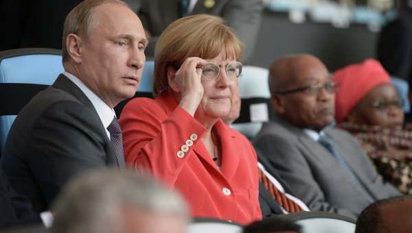 Если Меркель поедет на ЧМ в Россию, то должна встретиться с Сенцовым — евродепутат