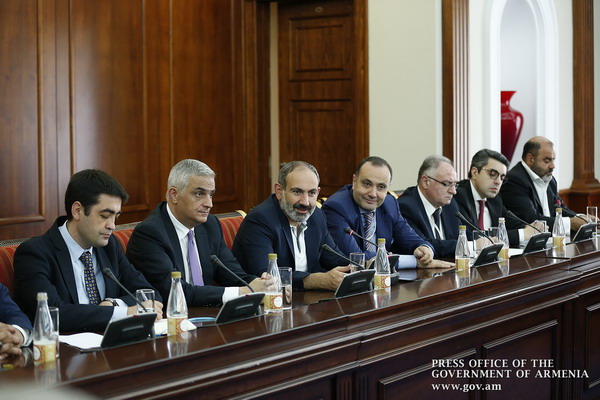 Никол Пашинян встретился с несколькими десятками армянских бизнесменов из северо-западного региона России