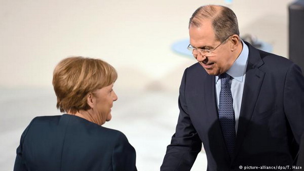 Оппозиция Германии критикует Меркель за неожиданную встречу с Лавровым