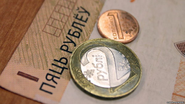 Эксперты: Беларусь обогнала Россию по реальным зарплатам