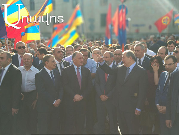 Премьер, президент и другие руководители — на открытии памятника Араму Манукяну в Ереване: фото