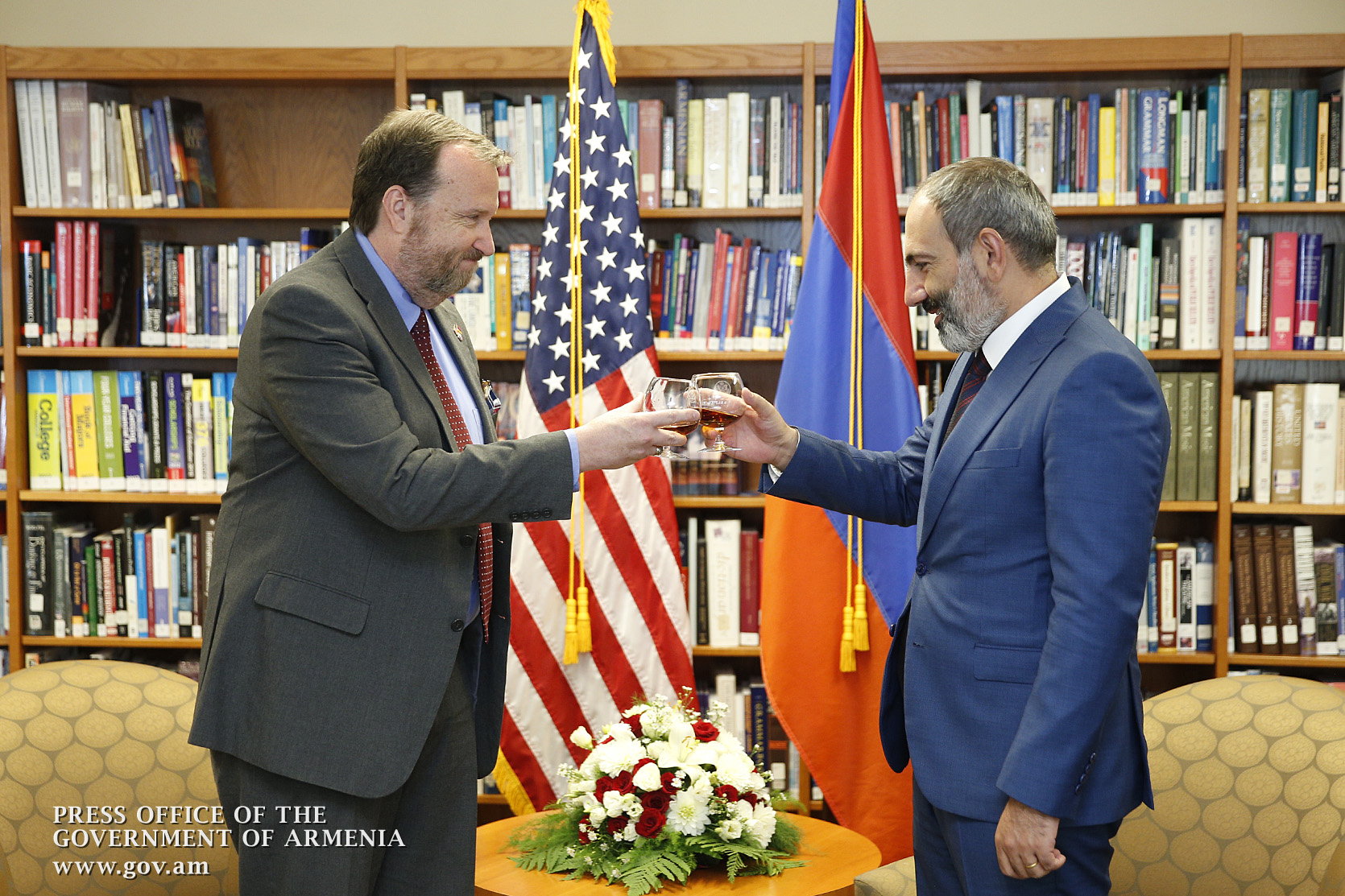 Никол Пашинян посетил посольство США в Армении по случаю Дня независимости Соединенных Штатов