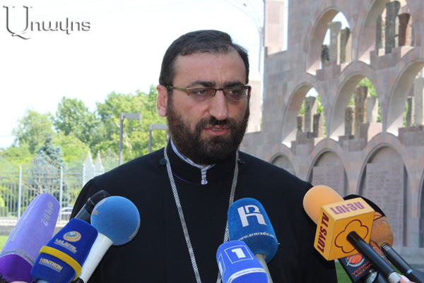«Отставка Католикоса возможна, но для этого требуются обоснованные факты»: епископ Аршак Хачатрян