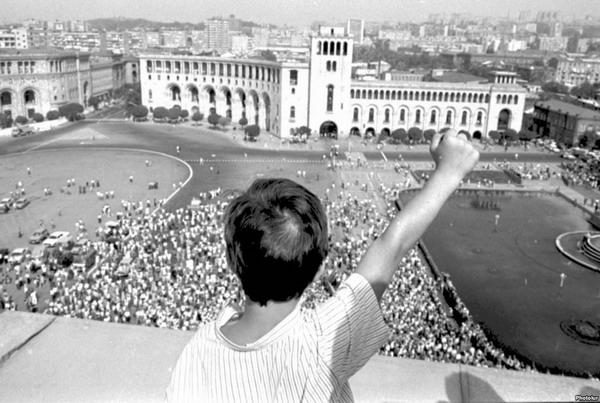 23 августа 1990г: сегодня день принятия Декларации о независимости Армении