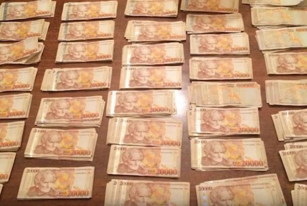 Двое иностранцев подозреваются в краже 24 млн драмов из банкоматов Еревана и Раздана: Полиция — видео