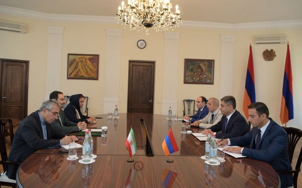 Армения и Иран останутся дружественными странами: директор СНБ Армении принял иранского посла