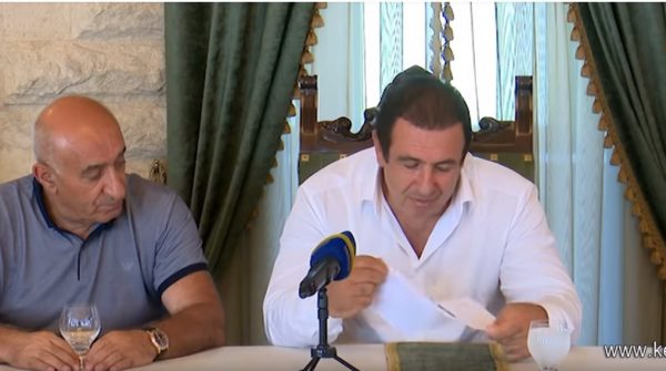 Гагик Царукян порвал заявление Геворга Петросяна о сложении депутатского мандата: видео