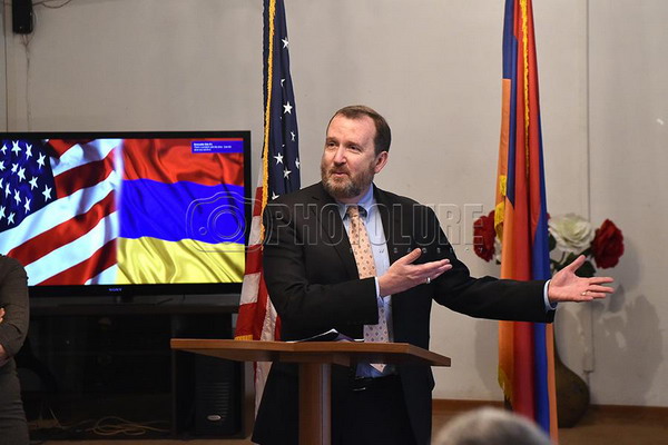 Правительство США внимательно следит за событиями в судебной системе Армении: посол Ричард Миллс — видео