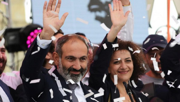 RFI. Первая леди армянской революции – о себе, встречах в Париже и диаспоре