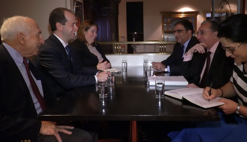 Зограб Мнацаканян в Нью-Йорке встретился с представителями Американского Еврейского комитета: видео