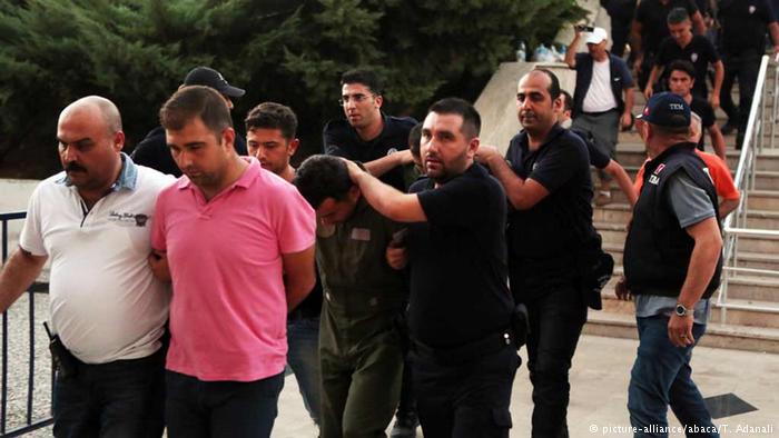Турция: по подозрению в связях с Гюленом арестованы еще 85 военных