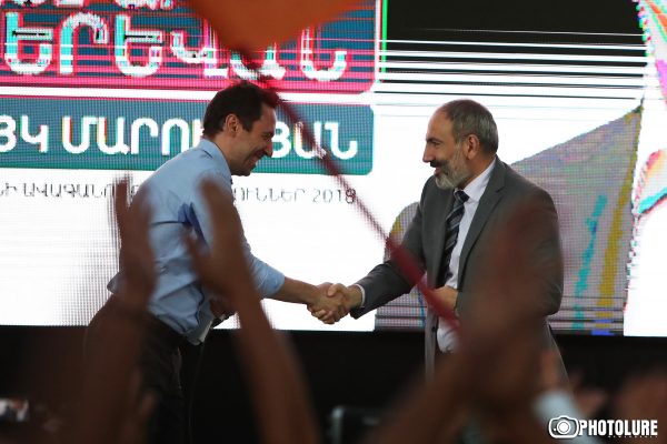 «Мы не позволим вам трепыхаться в этом городе»: Пашинян предупреждает, что нагнетающих ситуацию «выставят из Армении»