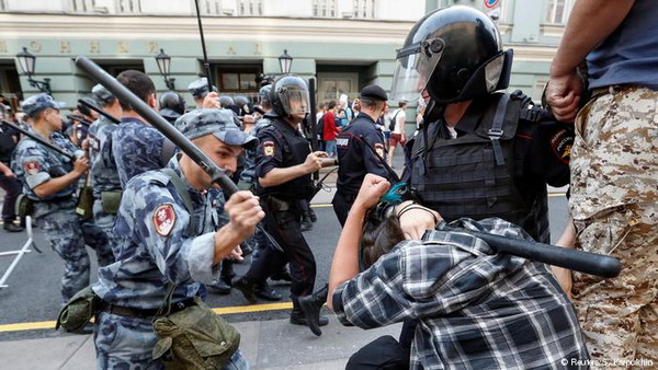 Все итоги 9 сентября в России: протесты, переизбрание мэра Москвы, избиения, задержания