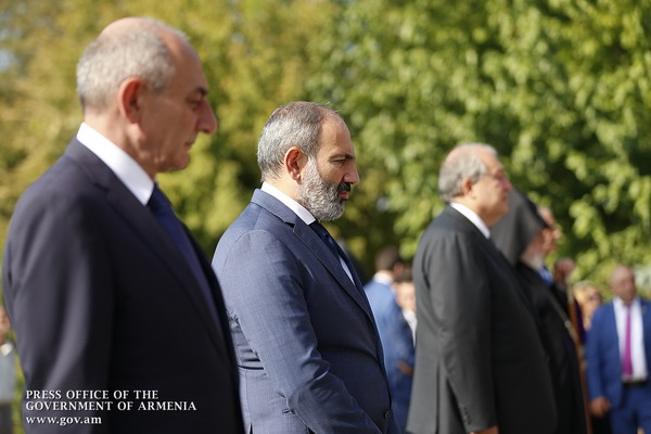По случаю 27-й годовщины Независимости Армении премьер-министр посетил пантеон “Ераблур”