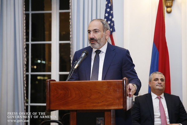 Армении нужны программы развития, а не благотворительные проекты: Никол Пашинян на встрече в Нью-Йорке с представителями армянской общины