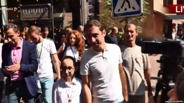 «Сделать Ереван городом мечты»: кандидат от блока «Мой шаг» Айк Марутян проголосовал — видео