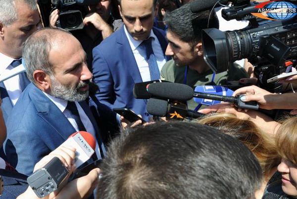 Никол Пашинян поддержал Наиру Зограбян: непозволительно, чтобы один гражданин Армении общался с другим оскорблениями