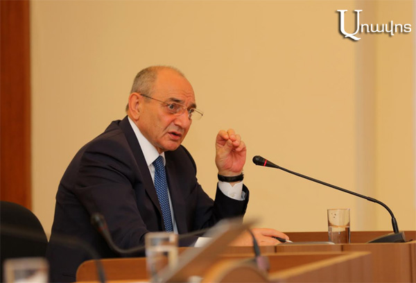 Мы ждем ответа наших партнеров в Армении по вопросу заключения военно-политического союза между Арцахом и Арменией: Бако Саакян