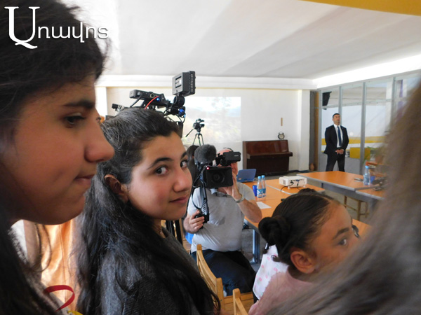 Вопрос дочери премьера Шушан Пашинян президенту Армену Саргсяну: видео, фото
