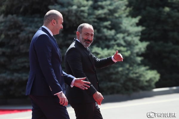 Армения и Грузия намерены довести товарооборот до 1 млрд долларов: встреча Пашинян-Бахтадзе