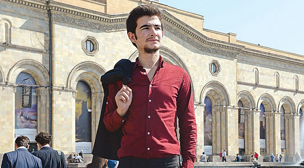 Hürriyet. Турецкий юноша – нарушитель границы, прогулялся по столице Армении: «Ереван восхитителен»