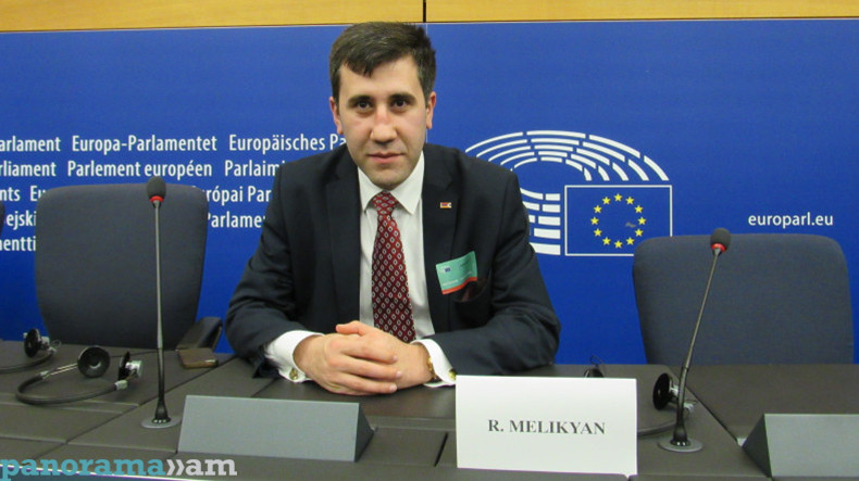 Защитник прав человека Арцаха Рубен Меликян подал в отставку