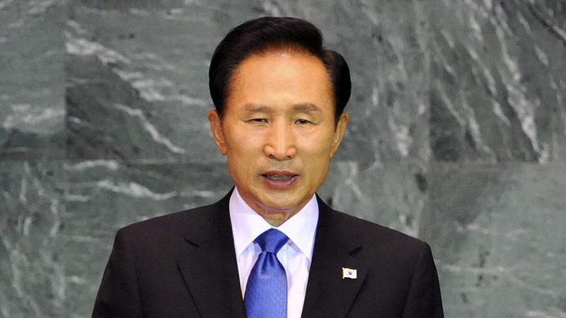 Экс-президент Южной Кореи Ли Мён Бак приговорен к 15 годам тюрьмы за коррупцию