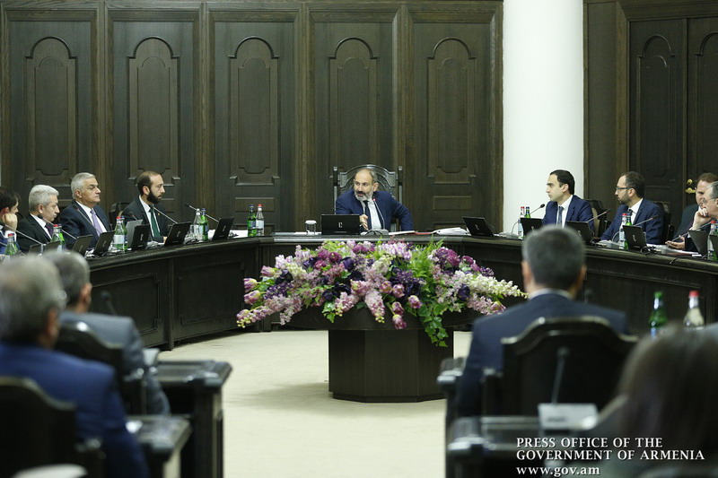 Правительство в закрытом режиме обсудило проект решения об объявлении амнистии