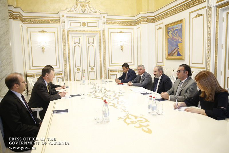Никол Пашинян принял зампомощника госсекретаря США по вопросам Европы и Евразии Джорджа Кента