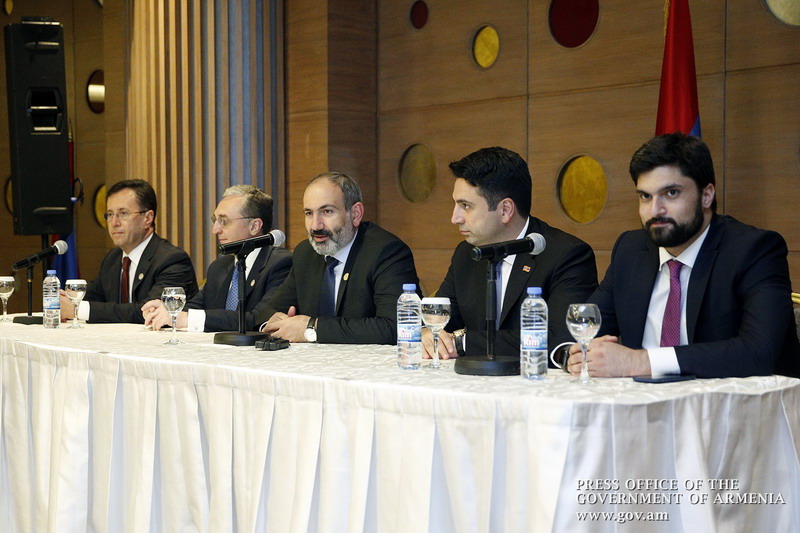 «А Азербайджан готов к компромиссу?»: Никол Пашинян на встрече с представителями армянской общины Ливана