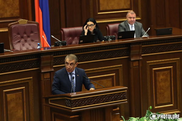 В парламенте «разбирались» по поводу авантюры РПА: блоки «Царукян» и «Елк» собирают подписи за внеочередное заседание