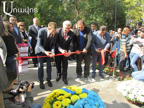 На Ереванском кольцевом бульваре торжественно открыт памятник Тарасу Шевченко: подробности