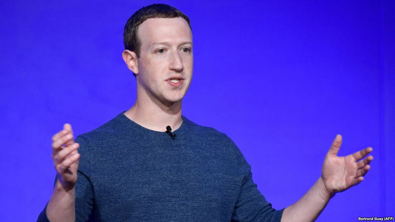 WSJ: Марк Цукерберг заявил об управлении Facebook в условиях «войны»