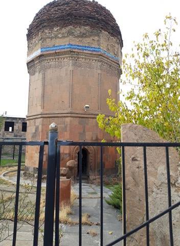 Туркменский мавзолей 15-го века в Аргаванде, построенный армянскими мастерами