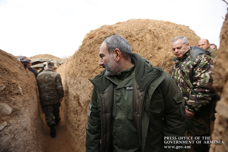 Никол Пашинян посетил боевую позицию и проследил за тактическими военными учениями