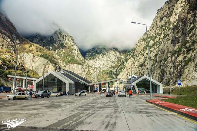 Трасса Степанцминда-Ларс открыта только для легковых автомобилей: МЧС Армении