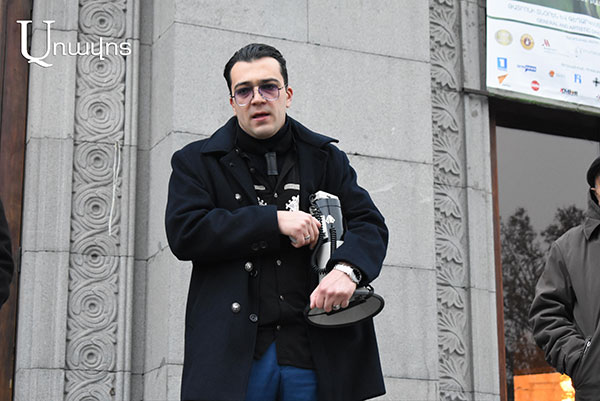 Айказ Макарян: Кочарян должен быть еще доволен, что народ не потребовал для него приговора Чаушеску